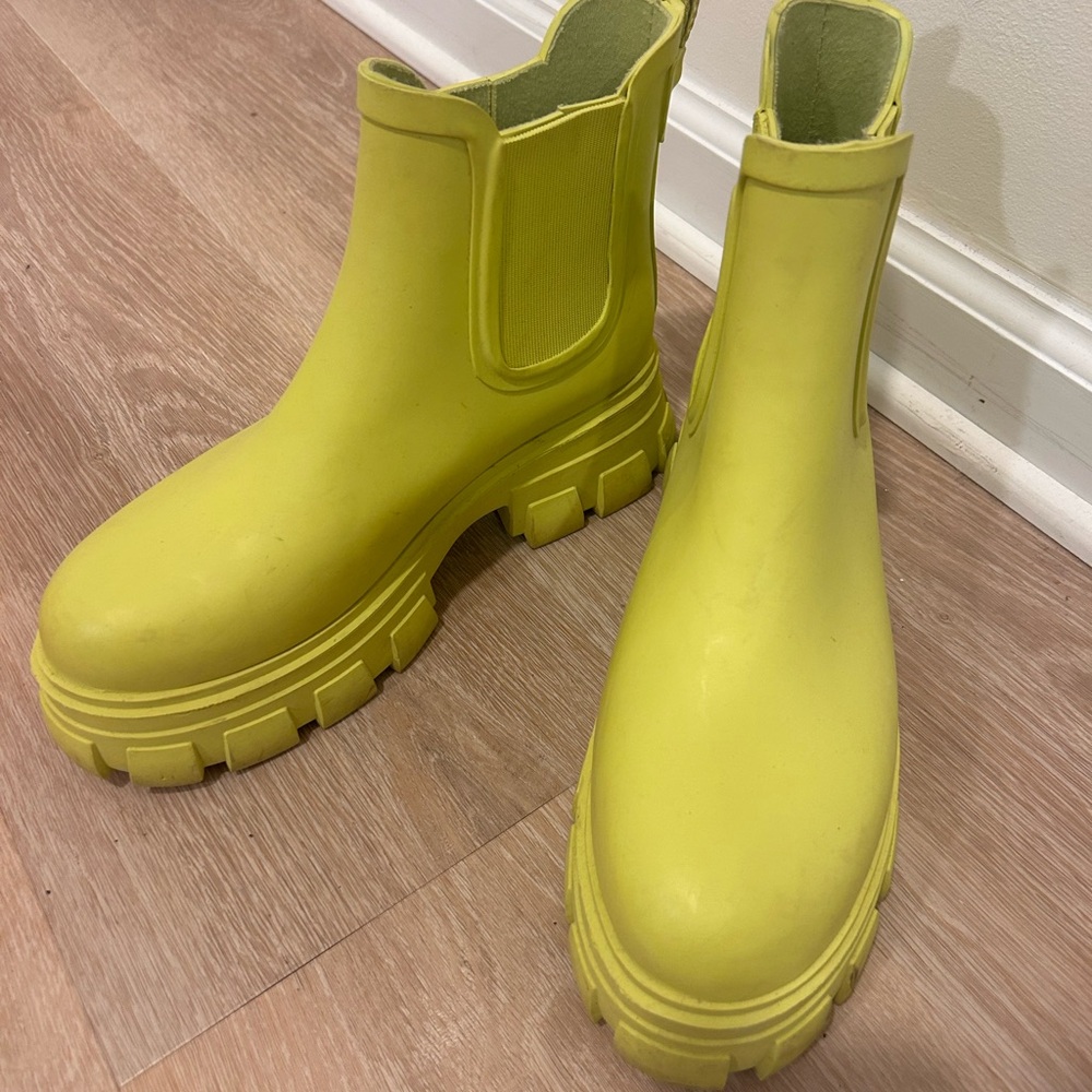 H&M Bright chartreuse Winter Boots - Picture 5 of 7